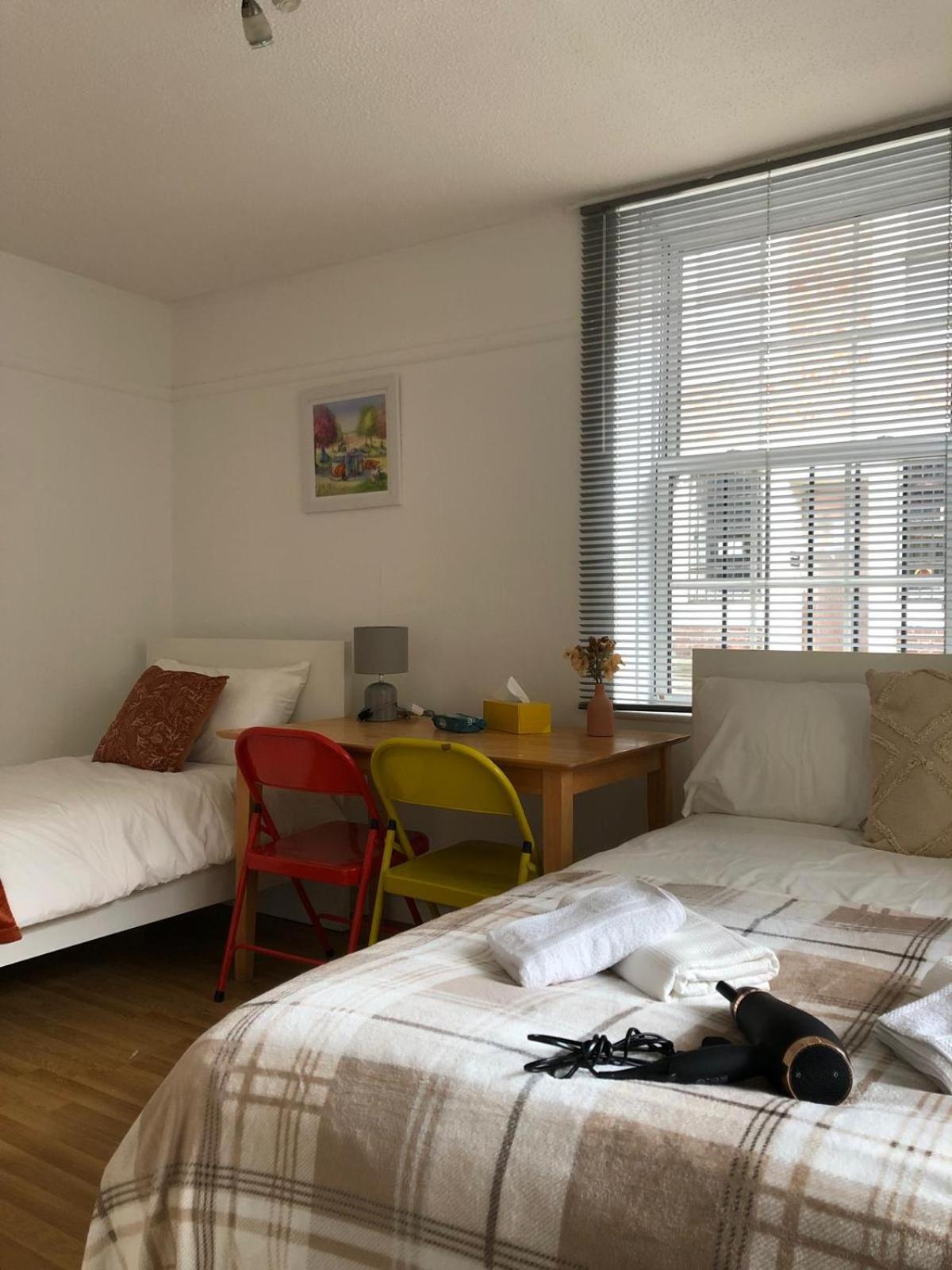 Comfy Private Bedrooms Near O2 Forum Kentish Town, Camden * Londra