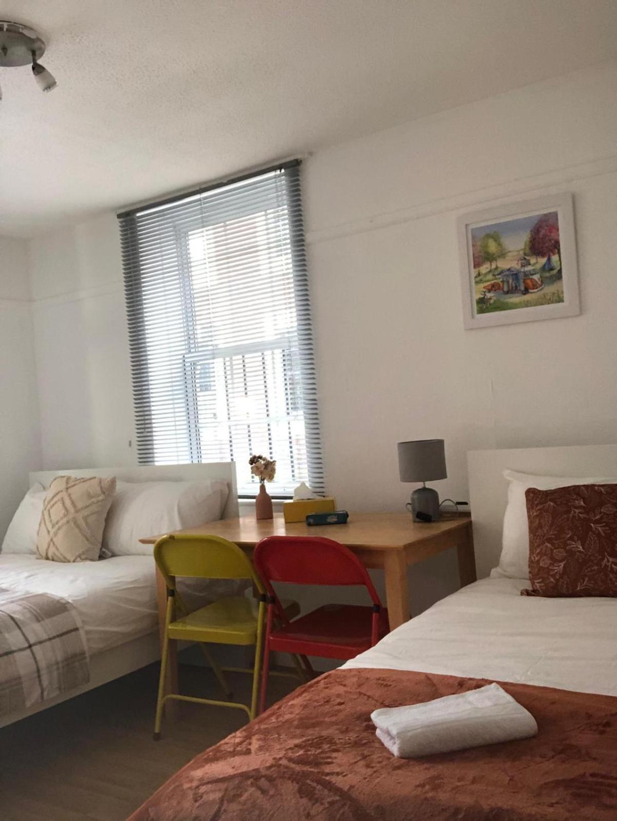 Comfy Private Bedrooms Near O2 Forum Kentish Town, Camden Alloggio in famiglia