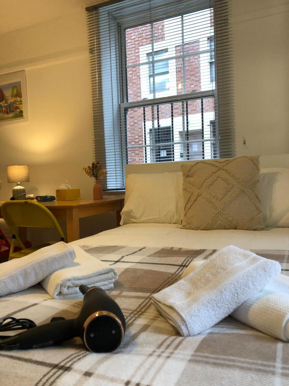 Comfy Private Bedrooms Near O2 Forum Kentish Town, Camden Londra