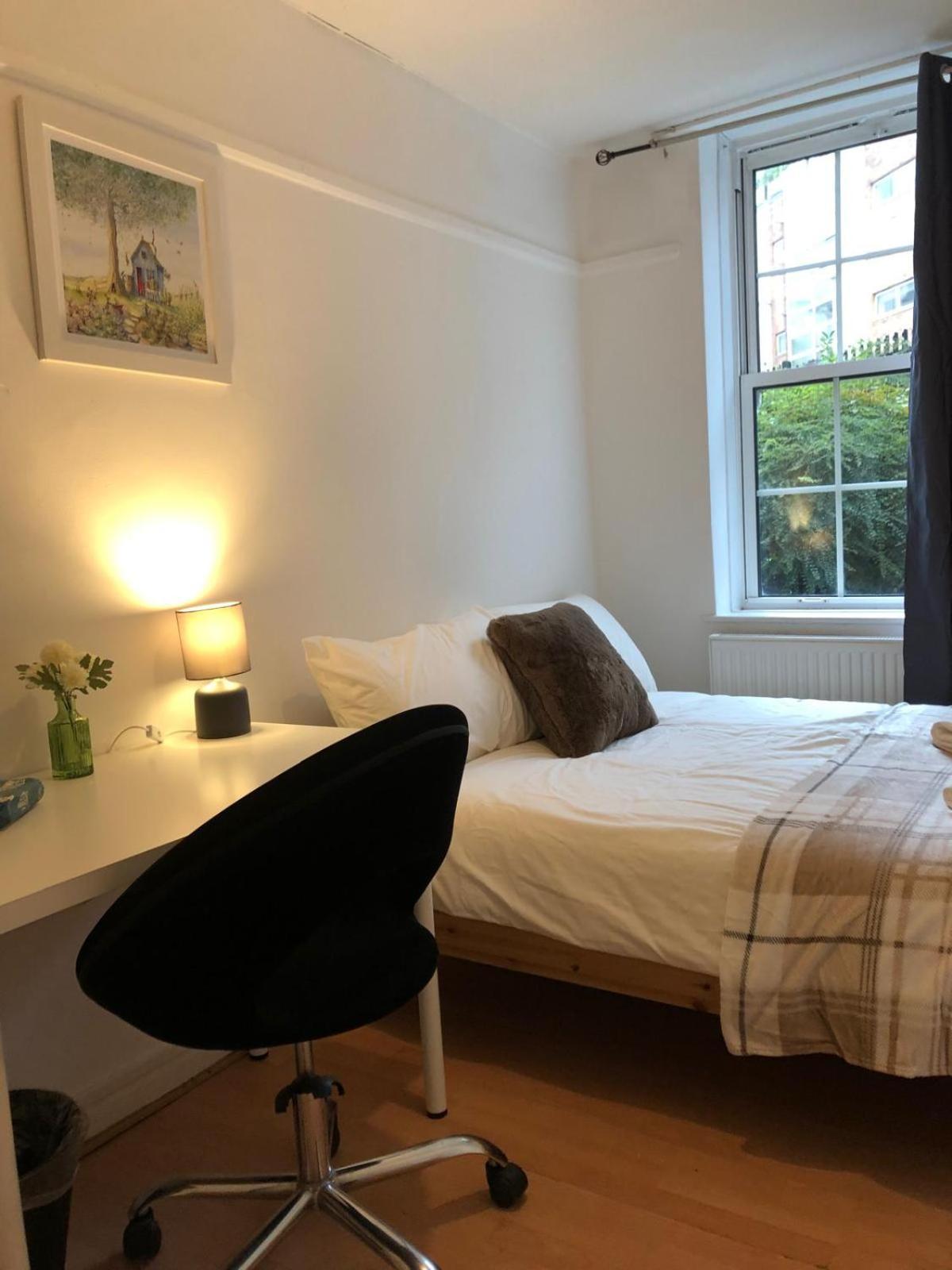 Comfy Private Bedrooms Near O2 Forum Kentish Town, Camden Alloggio in famiglia